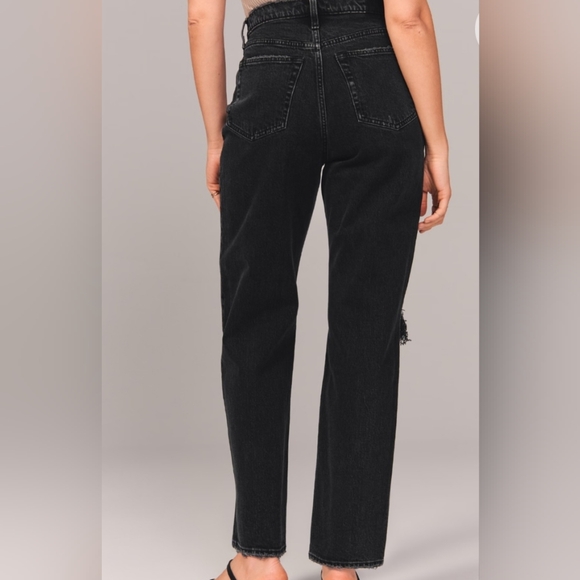 NWT Abercrombie High Rise Jean - Picture 3 of 4